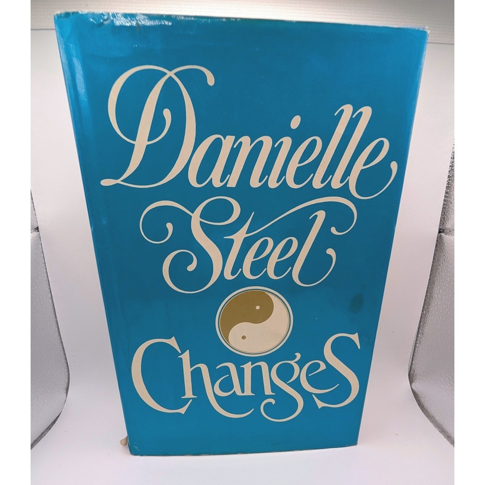 Danielle Steel Changes Hardcover Book 1983 First Edition Delacorte Press Vintage